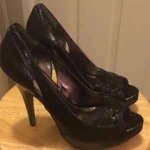 Charles David Black Pumps